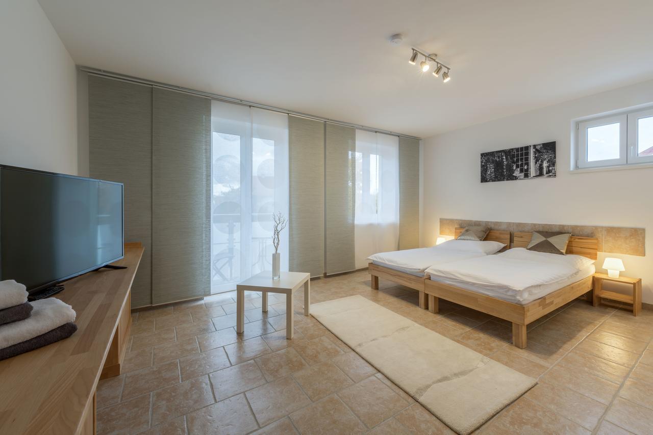 Wn Rooms Wiener Neustadt Luaran gambar