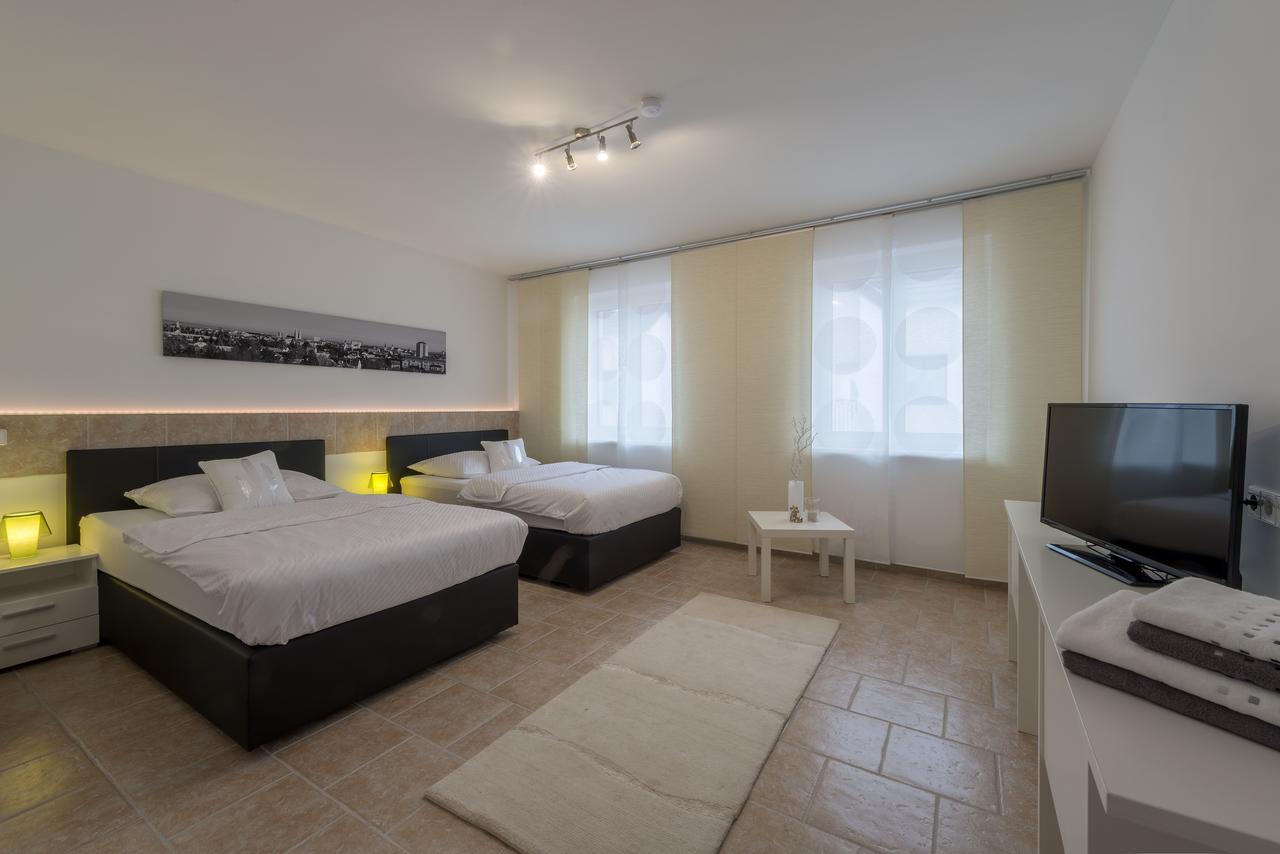 Wn Rooms Wiener Neustadt Luaran gambar
