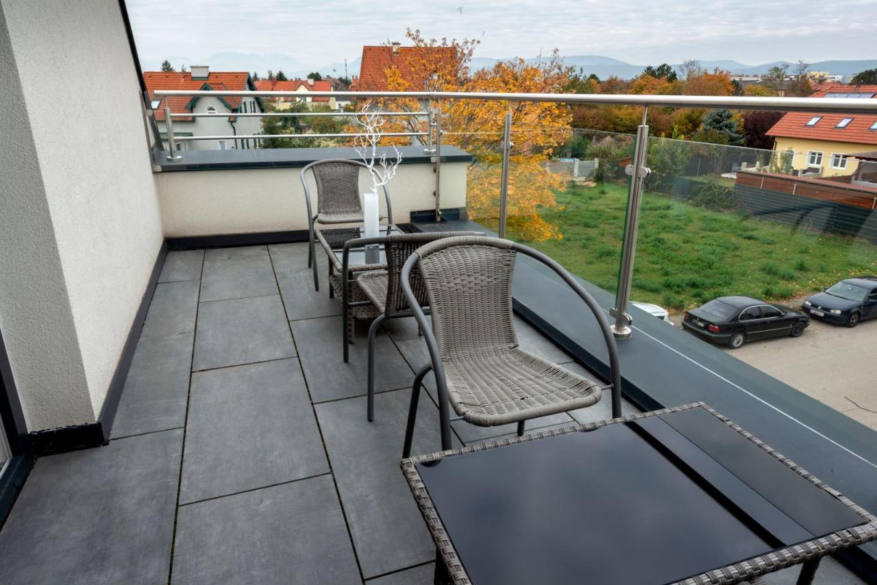 Wn Rooms Wiener Neustadt Luaran gambar